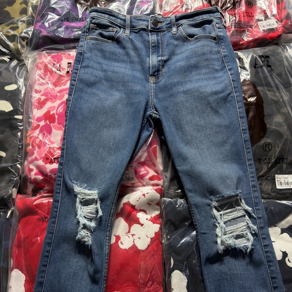 Hollister Ultra High-rise Super Skinny Ripped Jeans - Picture 3 of 5